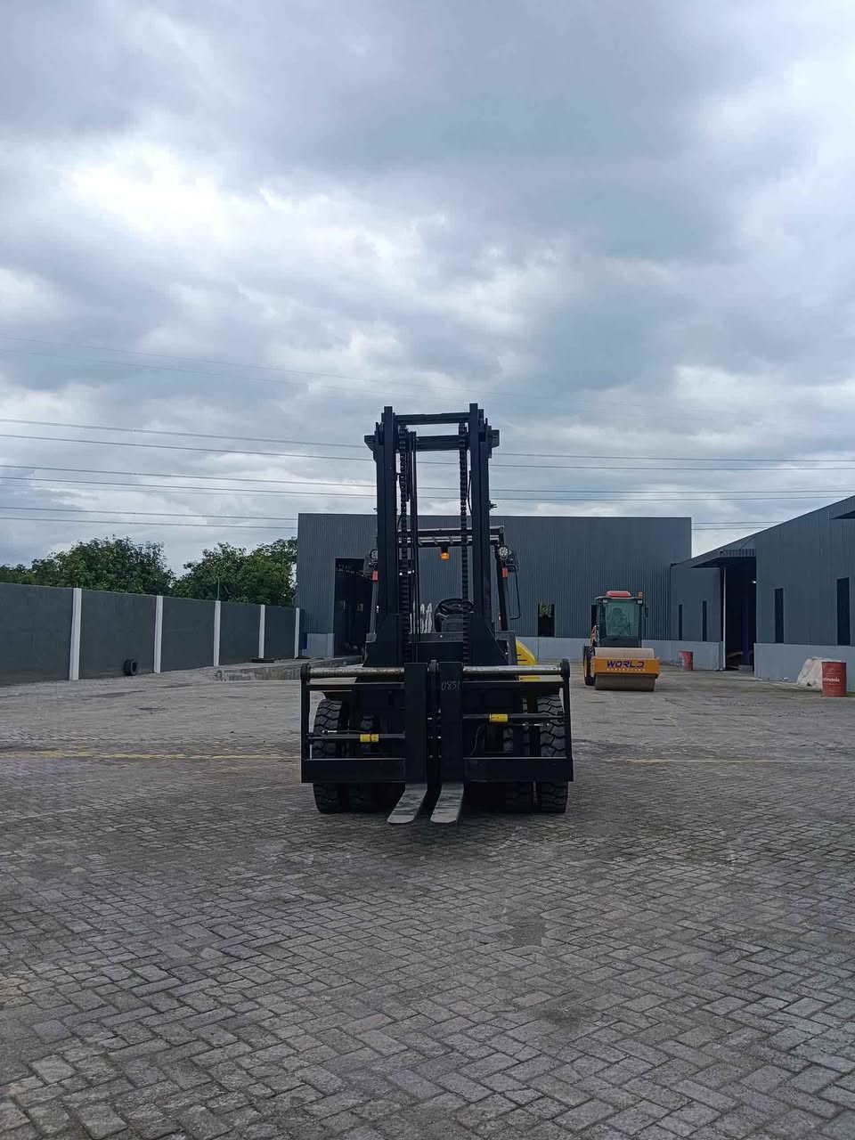 UNITCM FD100 10T, foto 1 dari 5