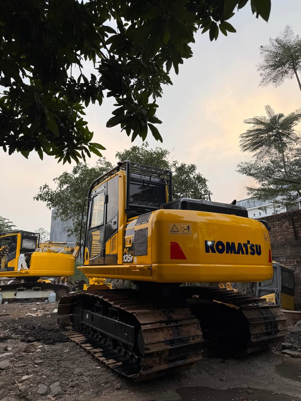 Komatsu PC135 2021, foto 1 dari 5