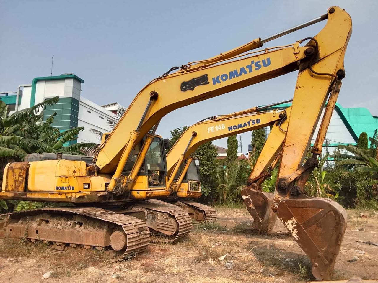 Komatsu PC200-8, photo 1 of 5
