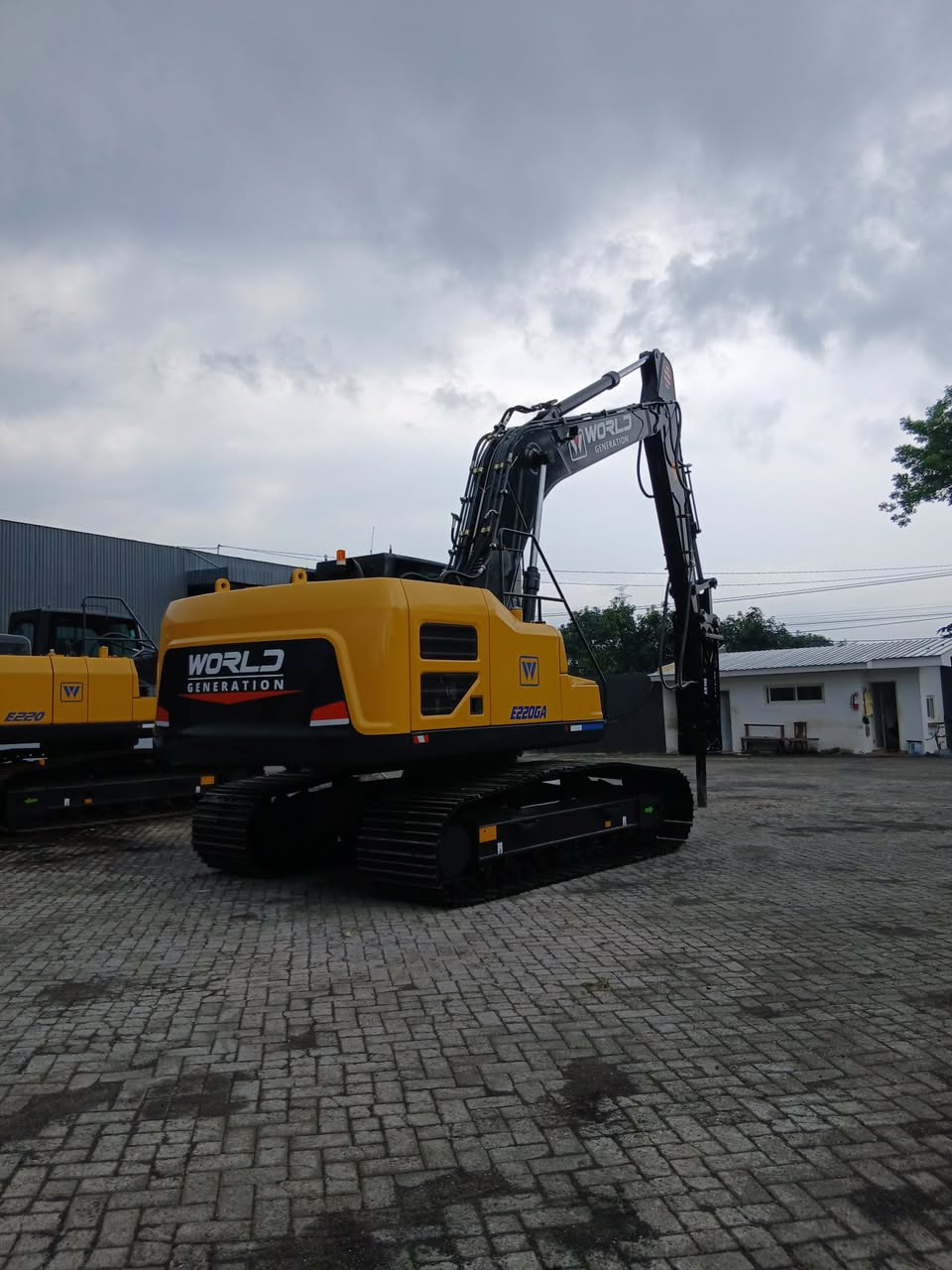 WORLD E220GA, photo 1 of 4