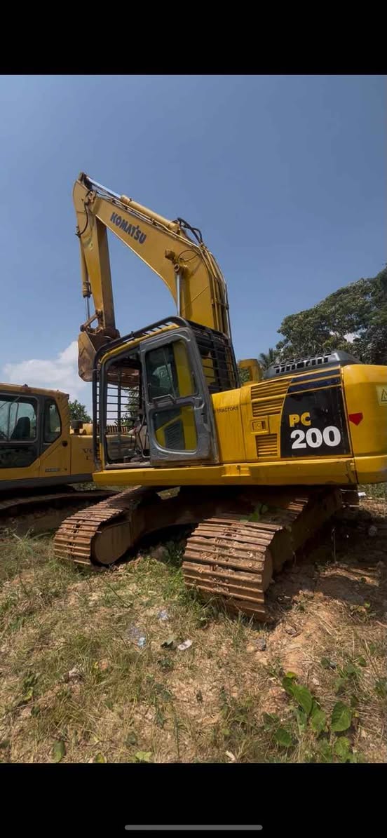 Komatsu PC 200, foto 1 dari 2