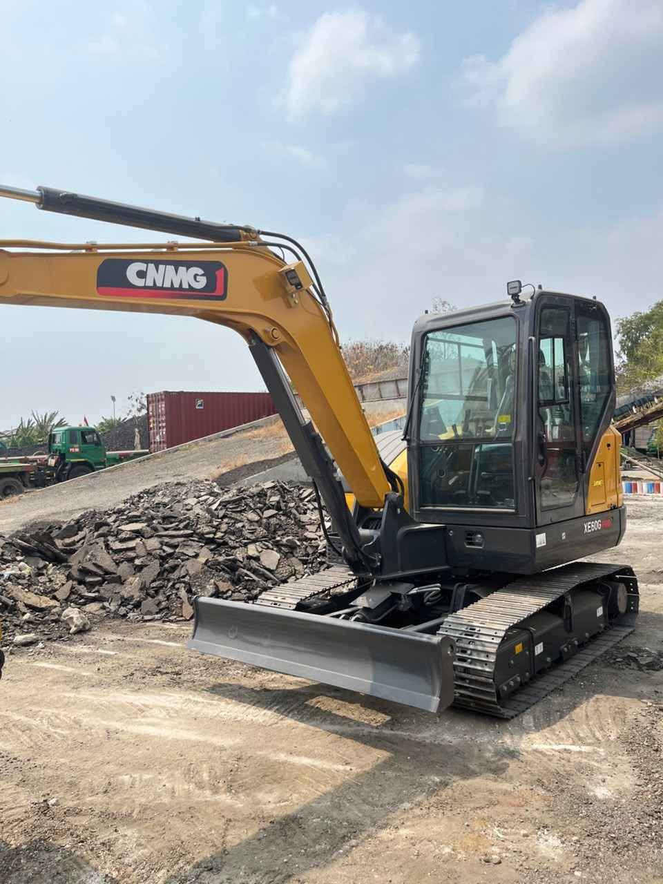 CNMG Mini Excavator, photo 1 of 4